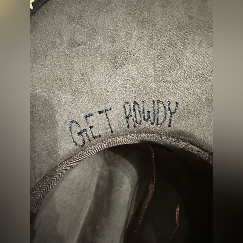 Stylish Brown Cowboy Hat with Unique Band - Picture 6 of 8